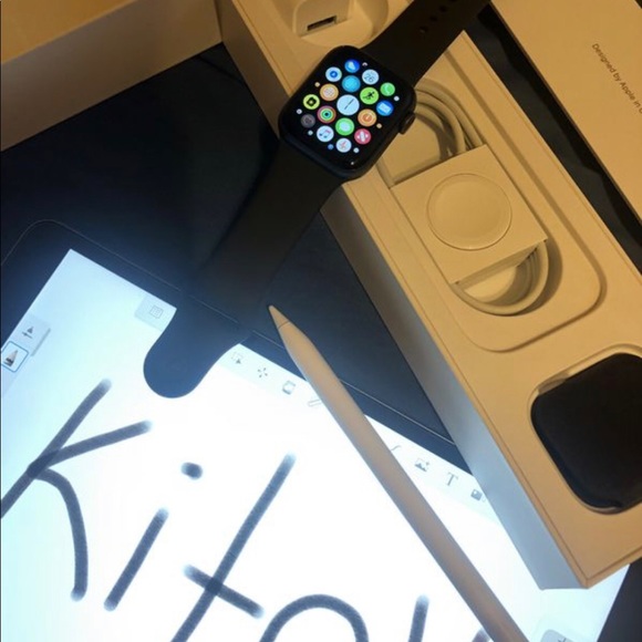 apple watch series 4 - Picture 3 of 6